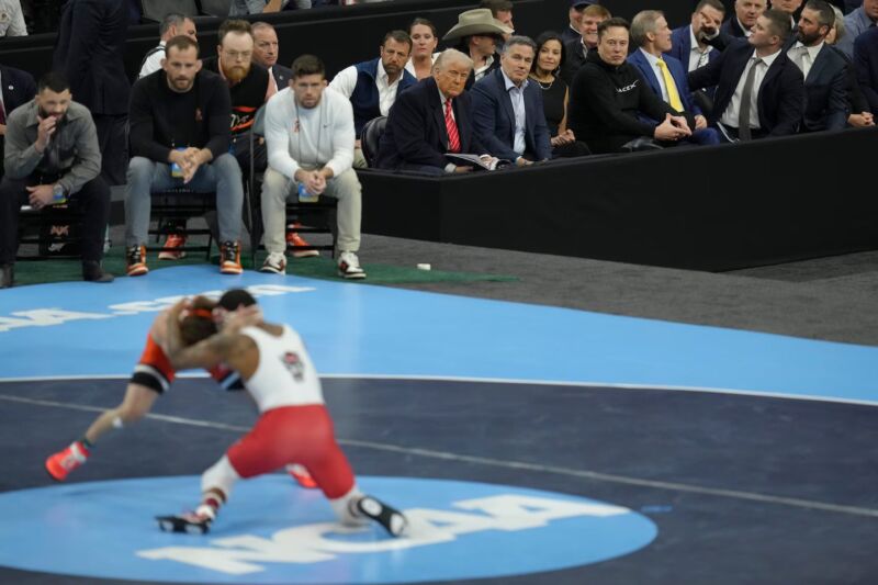 Image for the Tweet beginning: Trump had still not moved