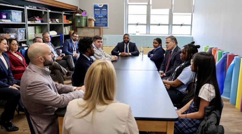 Image for the Tweet beginning: School choice has the power