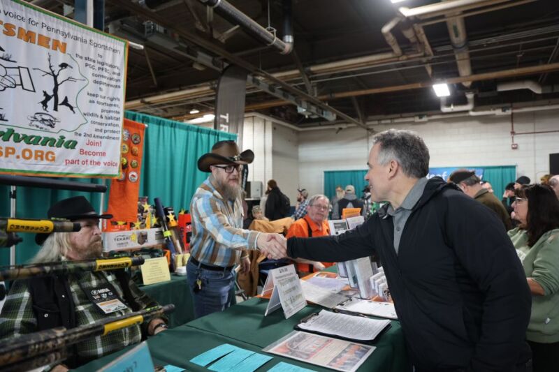 Image for the Tweet beginning: Nothing beats walking around the