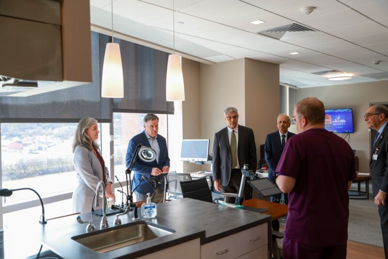 Image for the Tweet beginning: At @UPMC's Rehabilitation Institute, @NIHDirector_Jay