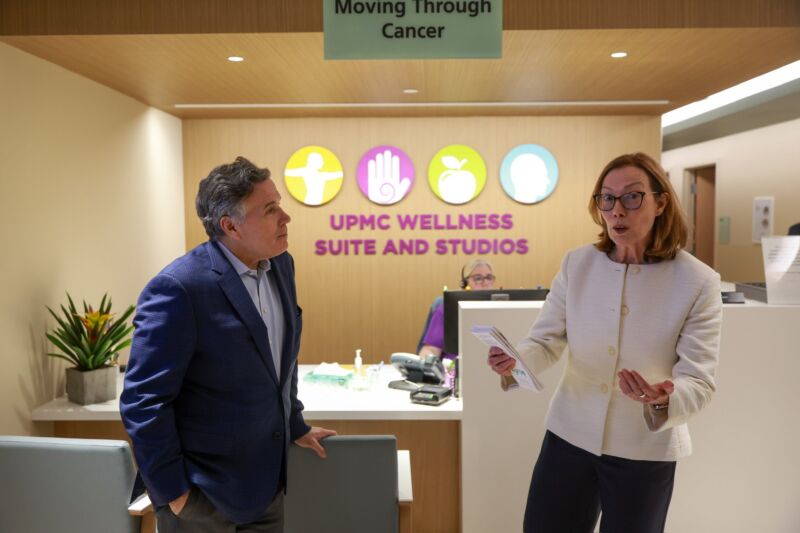 Image for the Tweet beginning: Yesterday, @nihdirector_jay and I visited