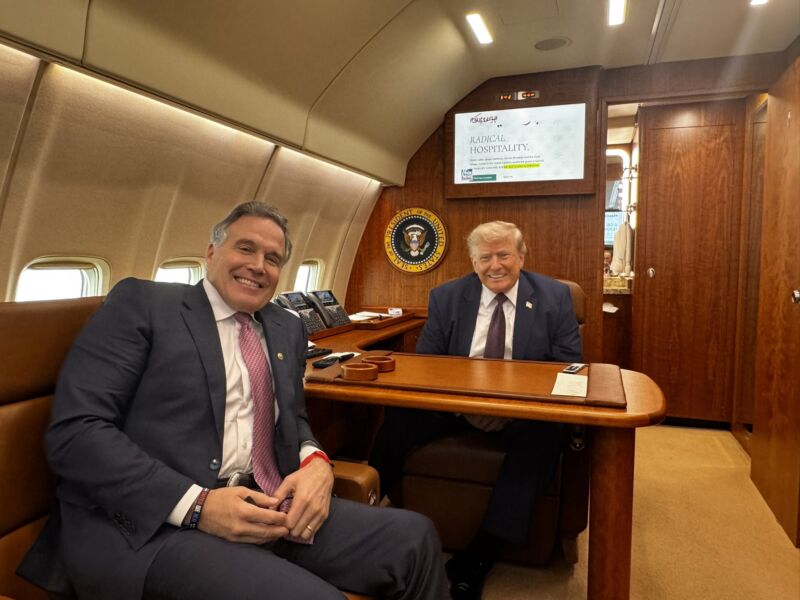Image for the Tweet beginning: Great discussion with @POTUS on