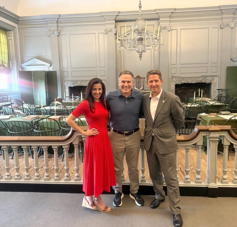 Image for the Tweet beginning: Great to tour Independence Hall